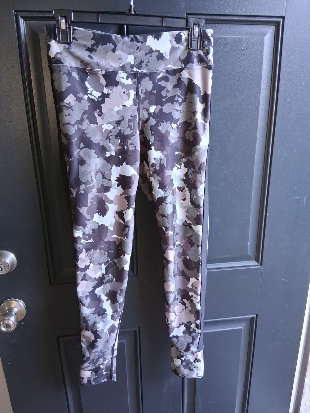 JoyLab Girls Gray & Black Camo Leggings